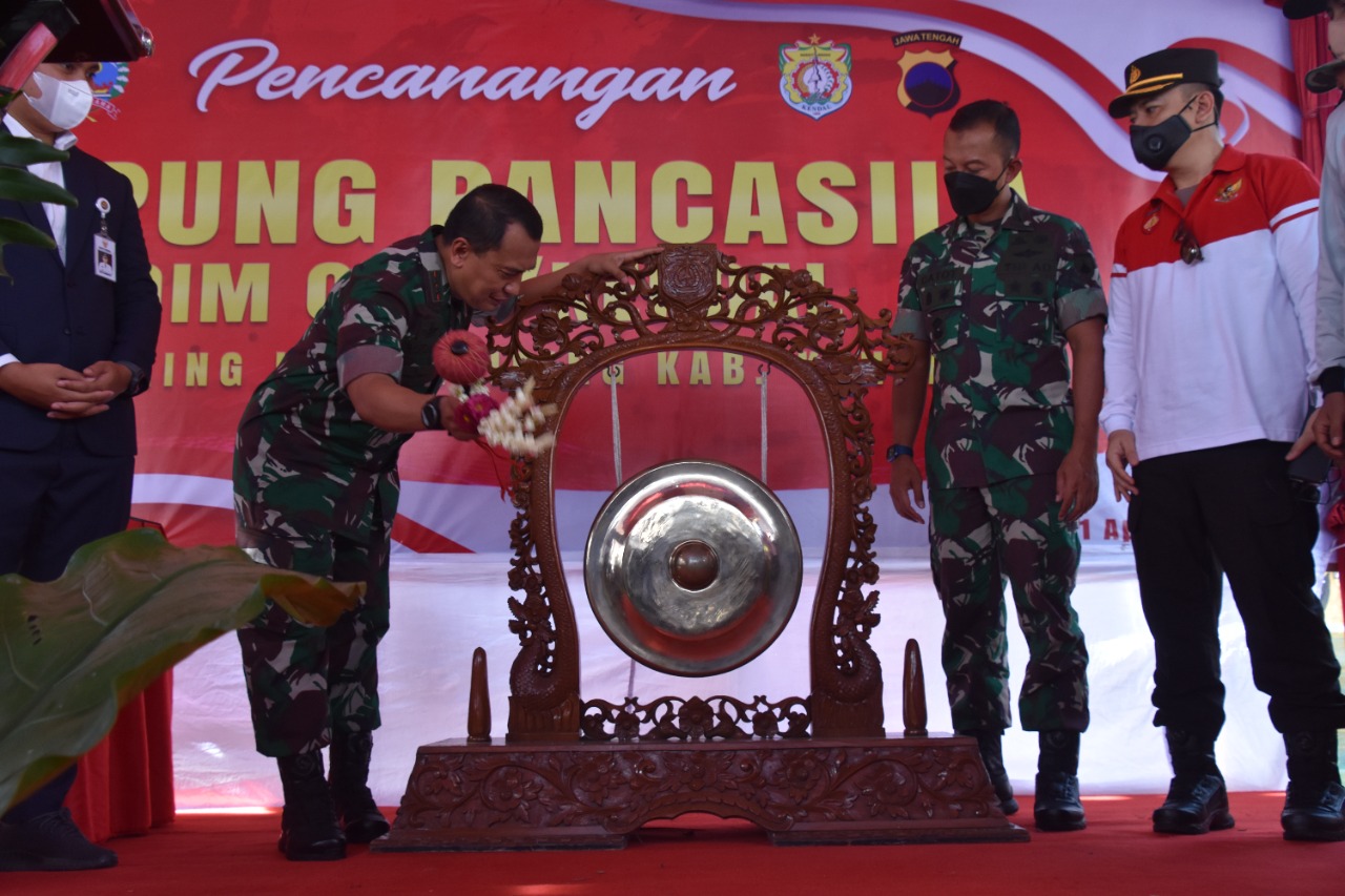 Pangdam IV/Diponegoro Mayjen TNI Rudianto Canangkan Kampung Pancasila Di Kendal